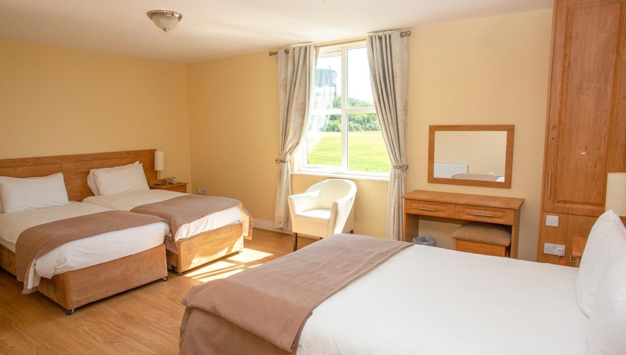 Knightsbrook Hotel Courtyard Accommodation Trim Εξωτερικό φωτογραφία